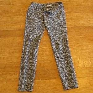 Skinny jeans, snakeskin pattern